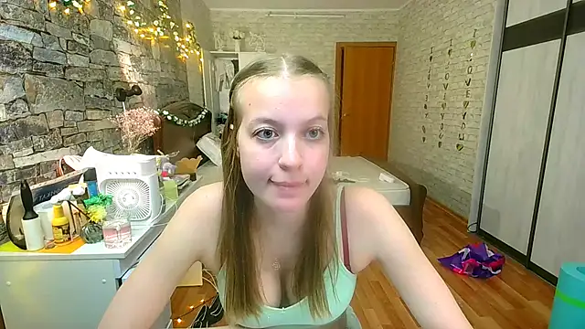   Aphrodita  wow   online show from May 15, 2026, 3:32 pm
