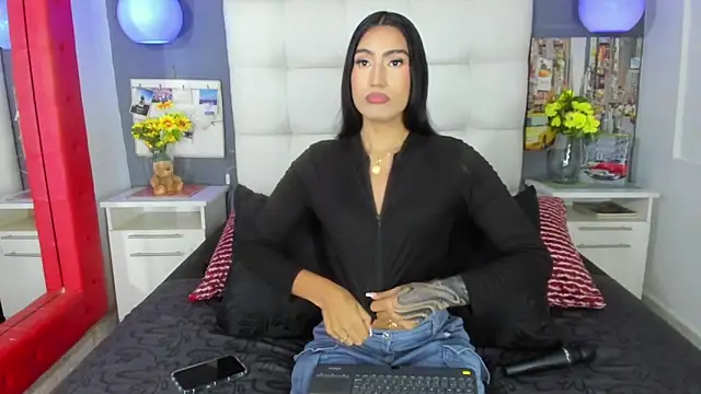 Taly Fox online show from November 25, 2025, 2:28 pm