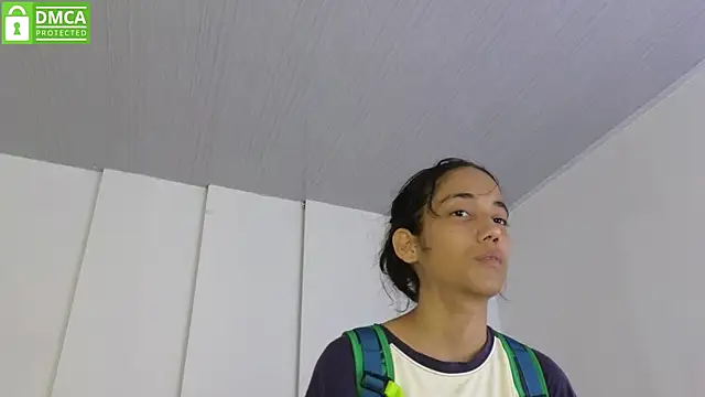 Snapshot of hot_little_bunny chatting on May 20, 2026, 9:23 pm hot little bunny online show from May 20, 2026, 9:23 pm