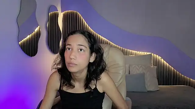Snapshot of hot_little_bunny chatting on May 6, 2026, 9:41 pm hot little bunny online show from May 6, 2026, 9:41 pm