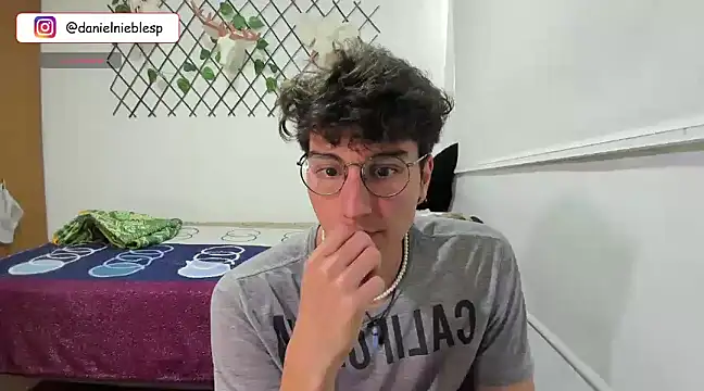 Snapshot of Jackson_Careyy chatting on February 20, 2025, 7:19 pm Jackson Careyy online show from February 20, 2025, 7:19 pm