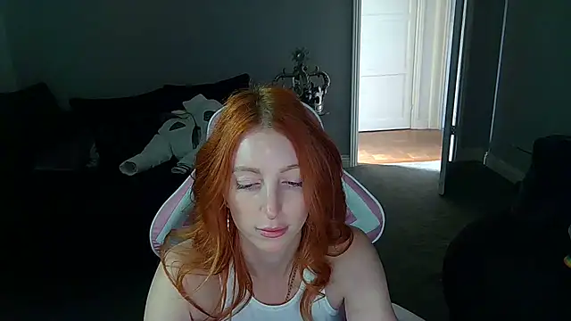 Red firesquirt online show from March 20, 2025, 2:42 pm