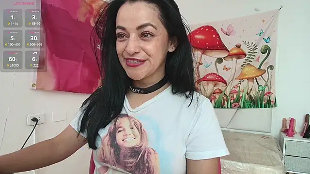 LovelyAzucena online show from March 21, 2026, 2:21 pm