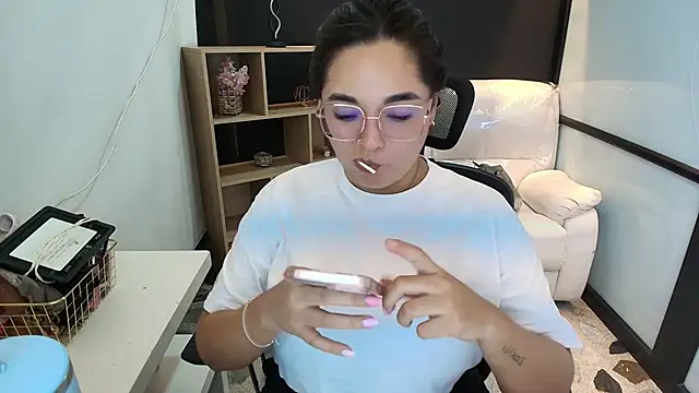 Snapshot of CelesteBrucee chatting on February 10, 2025, 8:31 pm CelesteBrucee online show from February 10, 2025, 8:31 pm