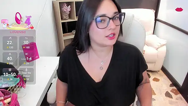 Snapshot of CelesteBrucee chatting on February 8, 2025, 2:26 am CelesteBrucee online show from February 8, 2025, 2:26 am