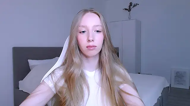 Luna insniity online show from November 21, 2025, 8:08 pm