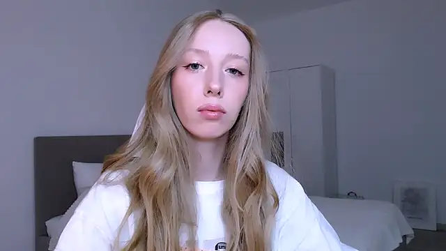 Luna insniity online show from March 11, 2026, 9:20 pm