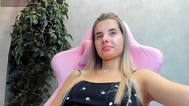 Donna Evans online show from March 18, 2025, 4:39 pm