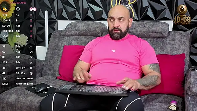 Snapshot of JD-69 chatting on December 15, 2025, 8:03 pm JD-69 online show from December 15, 2025, 8:03 pm