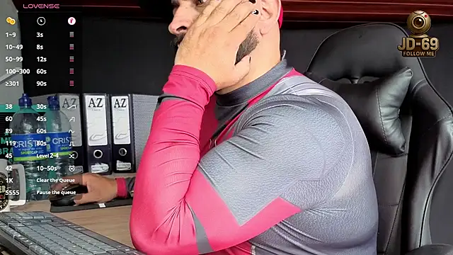 Snapshot of JD-69 chatting on October 30, 2025, 5:32 pm JD-69 online show from October 30, 2025, 5:32 pm