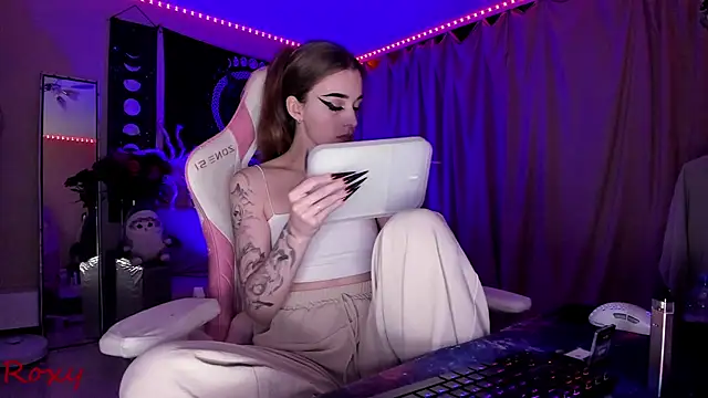 wet dream  online show from November 19, 2025, 3:17 am