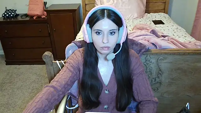 alisonfields online show from December 1, 2025, 1:34 pm