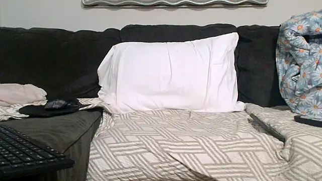 Badcuzwefun187 online show from April 30, 2026, 5:53 pm