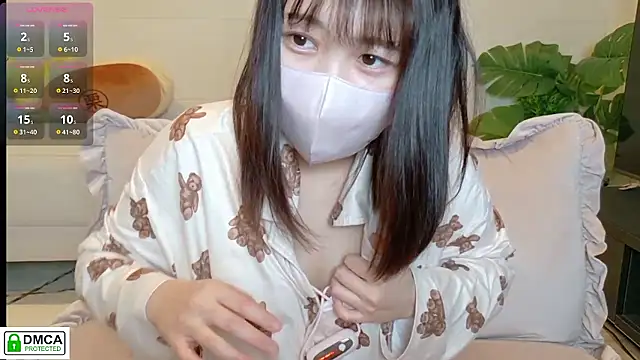 SUZU  online show from February 6, 2026, 9:44 pm