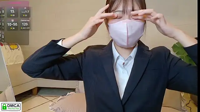 SUZU  online show from November 10, 2025, 1:05 pm