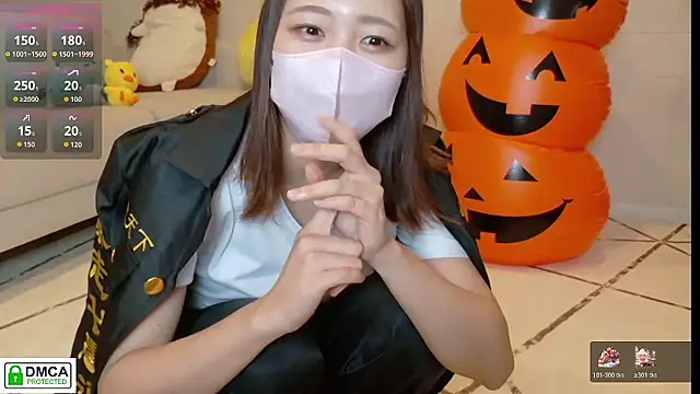 SUZU  online show from October 31, 2025, 1:08 pm