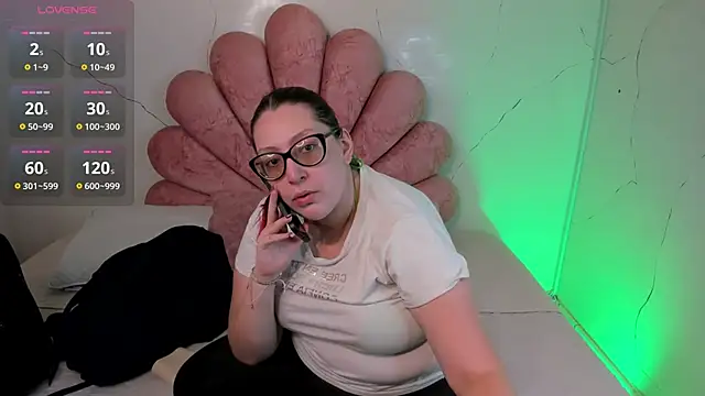 NiickyJones online show from February 6, 2026, 10:17 pm