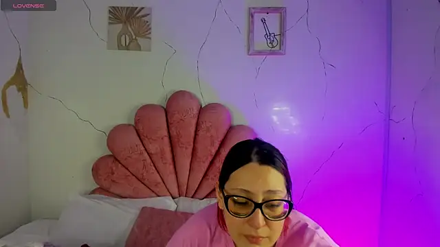 NiickyJones online show from February 17, 2026, 10:40 pm