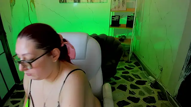 NiickyJones online show from September 21, 2025, 10:26 pm