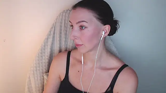 -Allure- online show from February 1, 2026, 8:51 pm