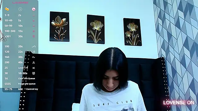 Snapshot of littlee_emilyy_ chatting on February 7, 2025, 10:09 pm littlee emilyy online show from February 7, 2025, 10:09 pm