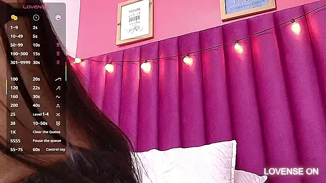 Snapshot of littlee_emilyy_ chatting on February 12, 2025, 6:08 am littlee emilyy online show from February 12, 2025, 6:08 am