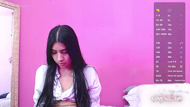 Snapshot of littlee_emilyy_ chatting on March 22, 2025, 8:51 am littlee emilyy online show from March 22, 2025, 8:51 am