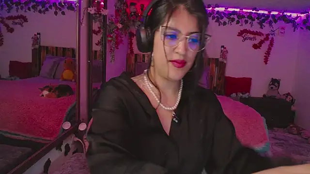 azahar  ziiz online show from November 6, 2025, 10:36 pm