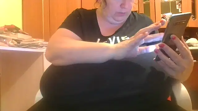 Nataliesbestjuggs online show from September 20, 2025, 6:13 pm