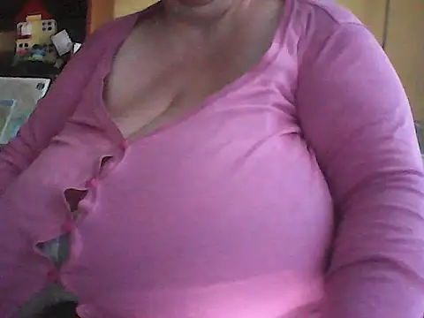 Nataliesbestjuggs online show from June 14, 2026, 3:52 am