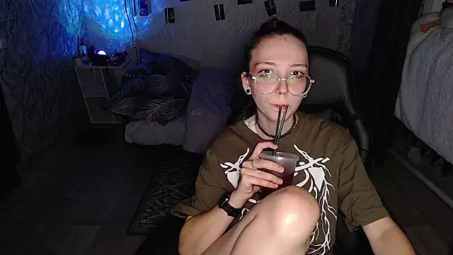AmeliaKamishiro online show from August 9, 2026, 5:41 pm