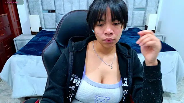 Snapshot of laureentt_ chatting on February 3, 2026, 3:15 am laureentt online show from February 3, 2026, 3:15 am