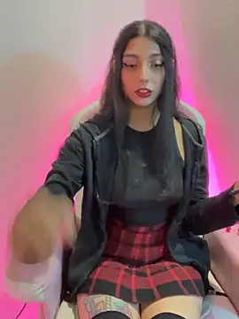 Snapshot of Felicia_smok3 chatting on May 4, 2026, 3:43 am Felicia smok3 online show from May 4, 2026, 3:43 am