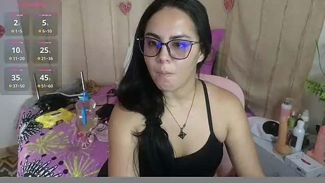 Snapshot of lovely_trix chatting on May 18, 2026, 3:28 pm lovely trix online show from May 18, 2026, 3:28 pm