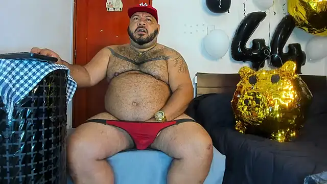 Latino bigcock online show from December 19, 2025, 5:15 pm