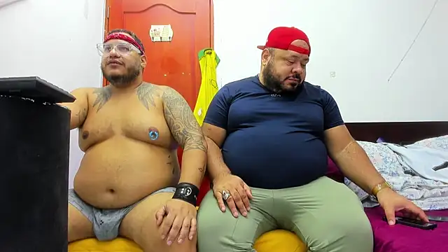 Snapshot of Latino_bigcock chatting on October 10, 2025, 10:54 pm Latino bigcock online show from October 10, 2025, 10:54 pm