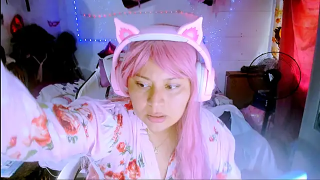 SofiaOlivares online show from November 25, 2025, 4:29 pm