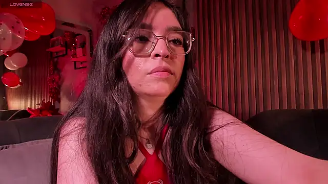 Eva Macalliter online show from February 12, 2026, 3:17 am