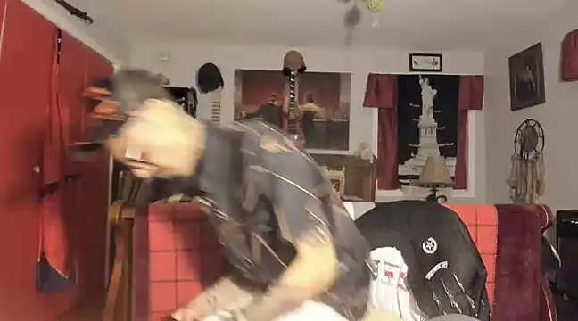 Snapshot of RoosterWabbit chatting on February 26, 2025, 5:35 am RoosterWabbit online show from February 26, 2025, 5:35 am