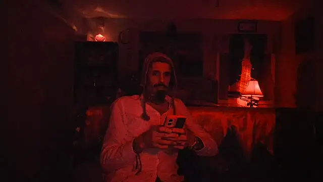 Snapshot of RoosterWabbit chatting on March 10, 2025, 3:45 am RoosterWabbit online show from March 10, 2025, 3:45 am