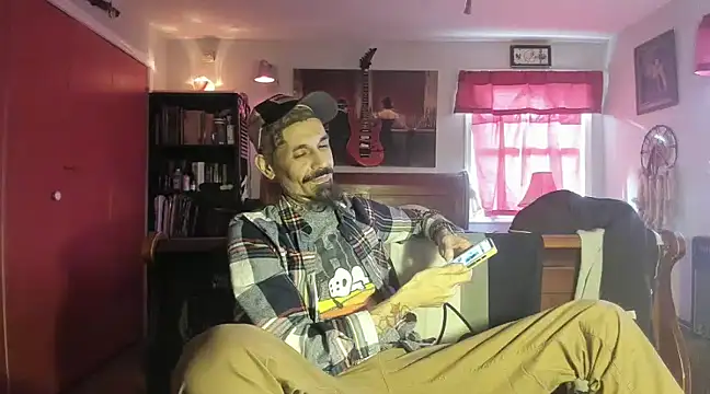 Snapshot of RoosterWabbit chatting on January 15, 2025, 7:23 pm RoosterWabbit online show from January 15, 2025, 7:23 pm