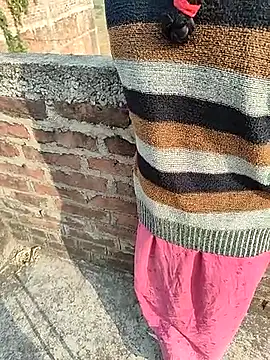 COUPLLE VILLAGE online show from November 25, 2025, 2:56 am