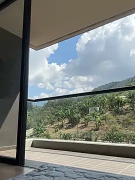 Snapshot of Helenbronwx chatting on January 17, 2025, 6:23 pm Helenbronwx online show from January 17, 2025, 6:23 pm