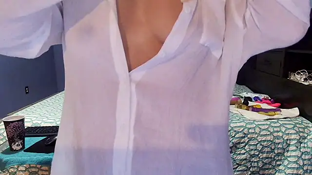 Snapshot of NinasRu chatting on October 2, 2025, 3:10 am NinasRu online show from October 2, 2025, 3:10 am