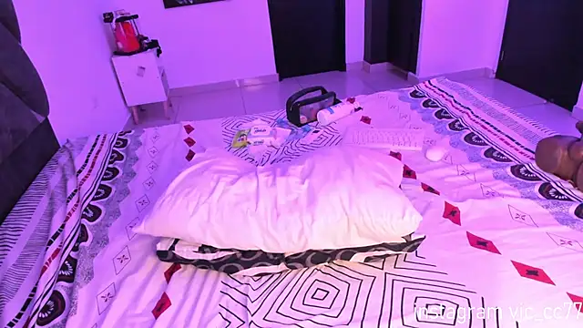 victoriamoon1 online show from March 27, 2026, 9:32 am