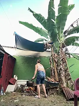 Danielavegax online show from December 14, 2025, 9:09 pm