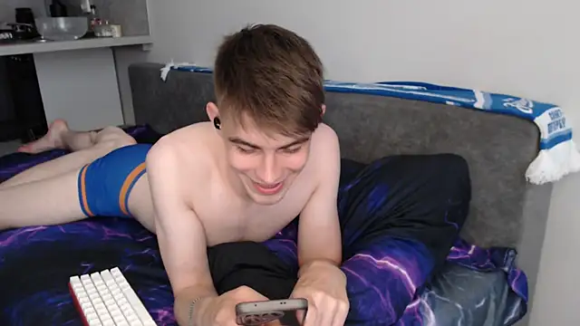 Snapshot of Student_Oliver chatting on June 26, 2026, 5:08 pm Student Oliver online show from June 26, 2026, 5:08 pm