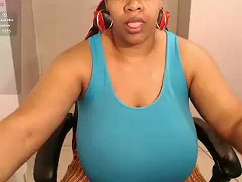 bustylisa1983 online show from November 20, 2025, 7:31 am