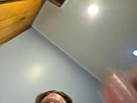 Travislovescum online show from July 18, 2026, 4:21 am