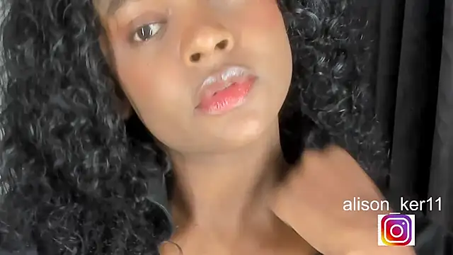 Snapshot of alison-ker3 chatting on February 6, 2026, 10:33 am alison-ker3 online show from February 6, 2026, 10:33 am